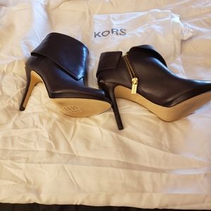 Womens brown booties